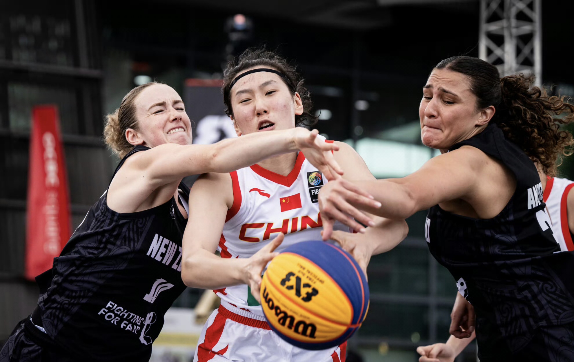 问鼎国际- 国际比赛日法兰克福备战欧篮联，遗憾出局细节曝光，管理层满意，控场能力受关注