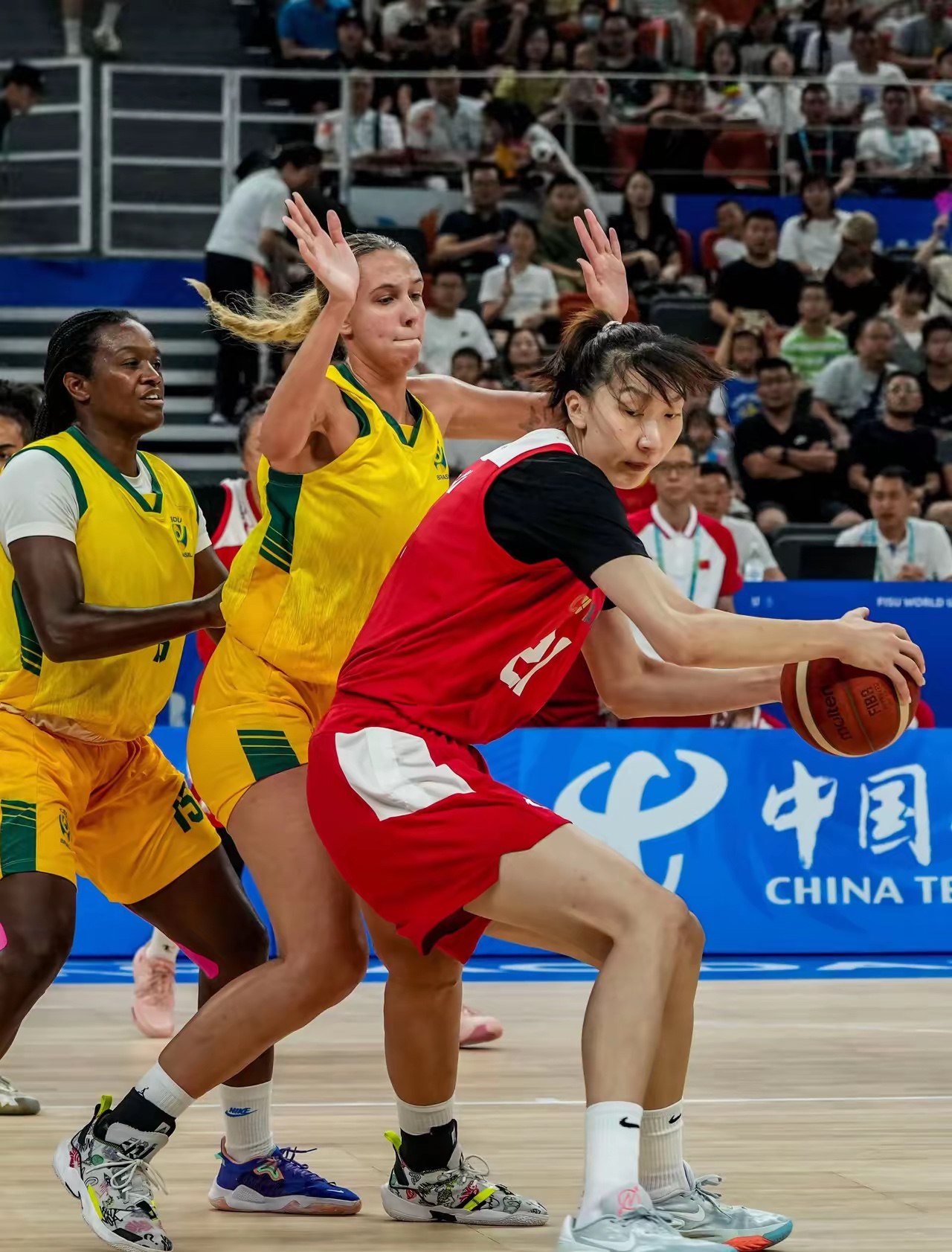 问鼎国际-奥兰多魔术训练开放日，清晨刷新队史纪录引欢呼，CBA季后赛在即，年轻球员得到机会的简单介绍