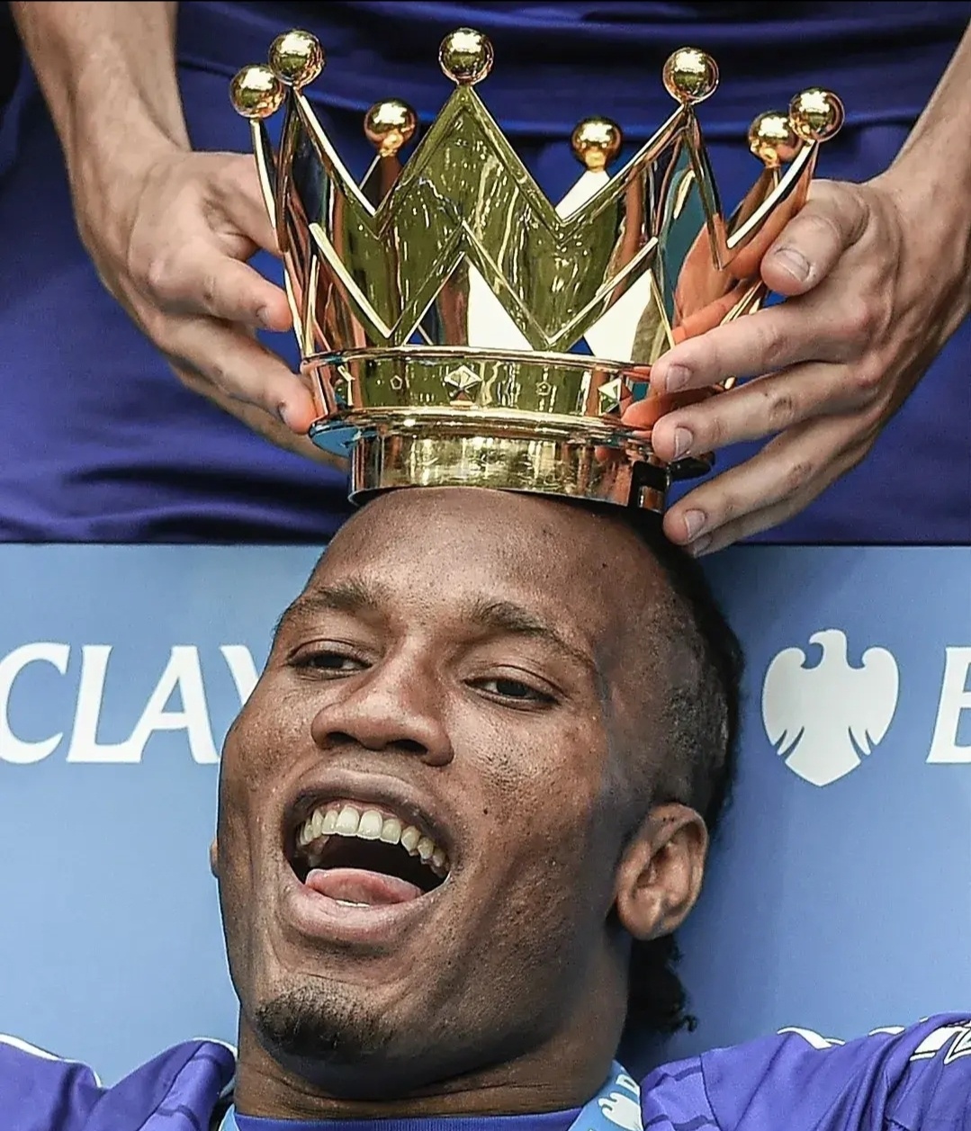 问鼎-包含德罗巴爆冷击败切尔西，突破纪录引爆全场！的词条