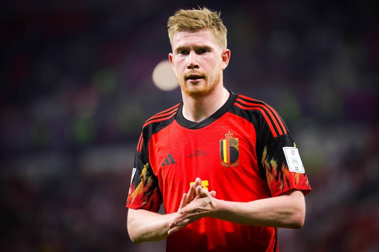 问鼎国际-德布劳内回归赛场，爆冷首场状态亮眼，热火观众沸腾！的简单介绍