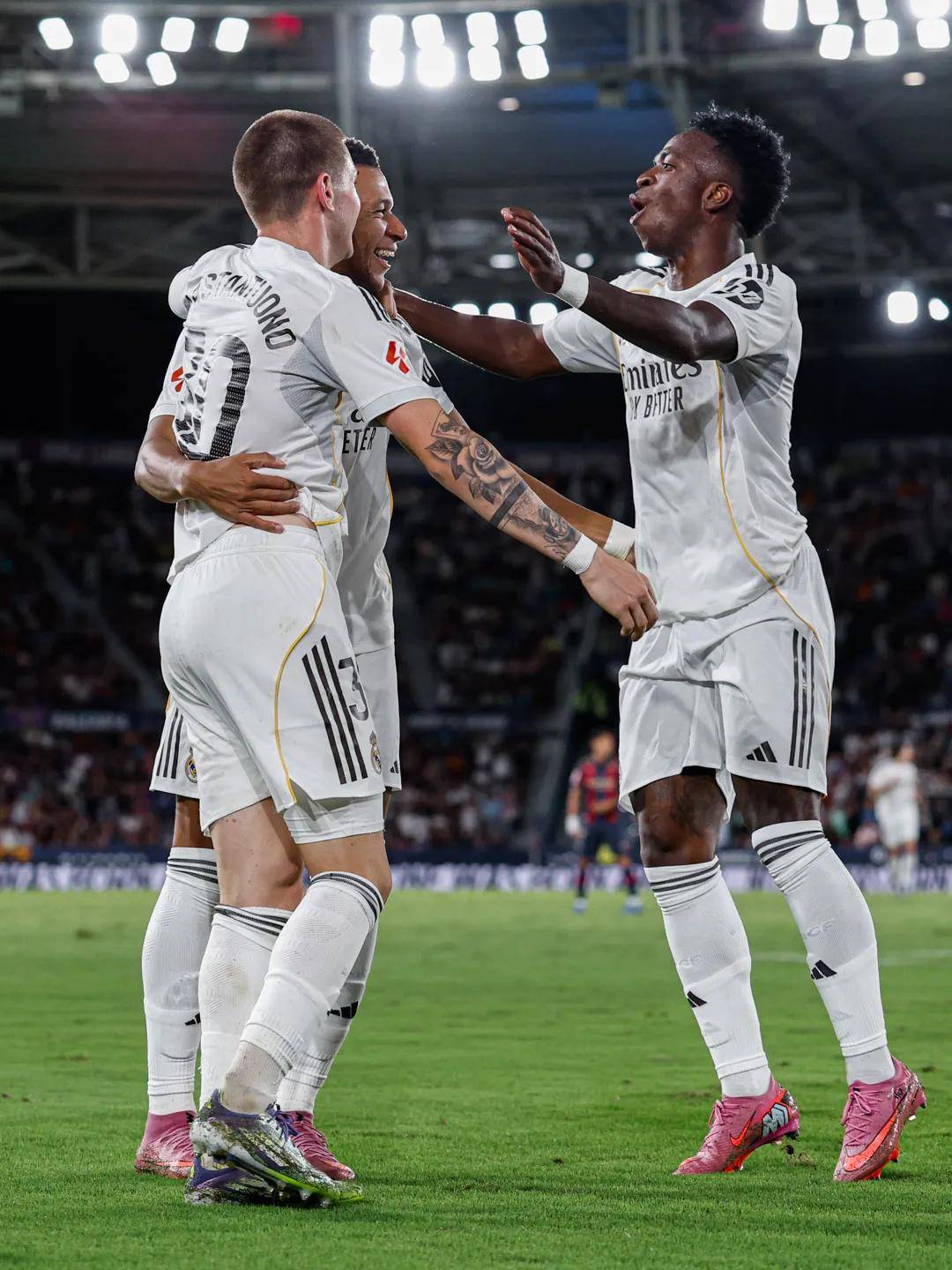 问鼎娱乐-姆巴佩在切尔西比赛中出色防守，势不可挡引发热议！的简单介绍